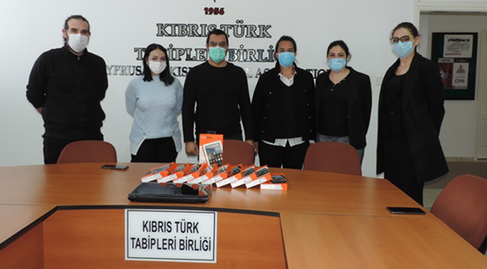 Tabipler Birliği uzaktan eğitim için tablet bağışladı