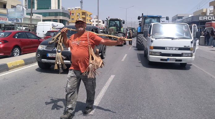 Hayvan üreticileri Lefkoşa’da araçlı eylem başlattı