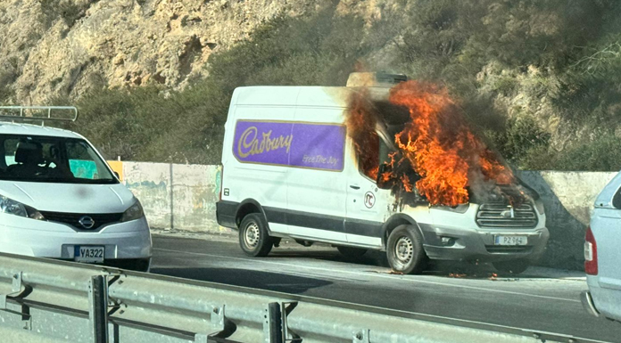 Ciklos'ta araç yangını!
