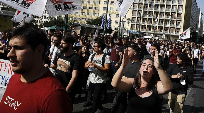 Yunanistan'da öğrenciler eylem yaptı