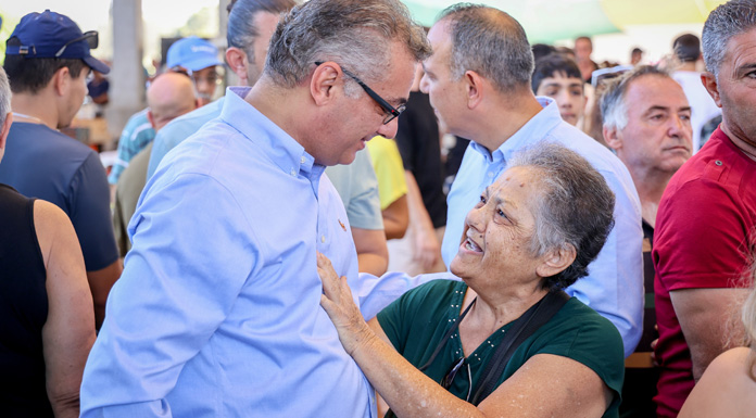 Erhürman, Lefkoşa Açık Pazar’da halkla buluştu