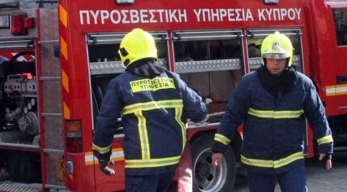 Güney Lefkoşa'da terk edilmiş iki evde yangın çıktı
